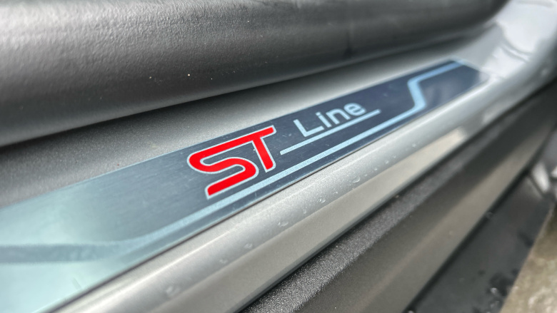 Ford Kuga 2.5 FHEV ST-Line 5dr CVT Hybrid Estate